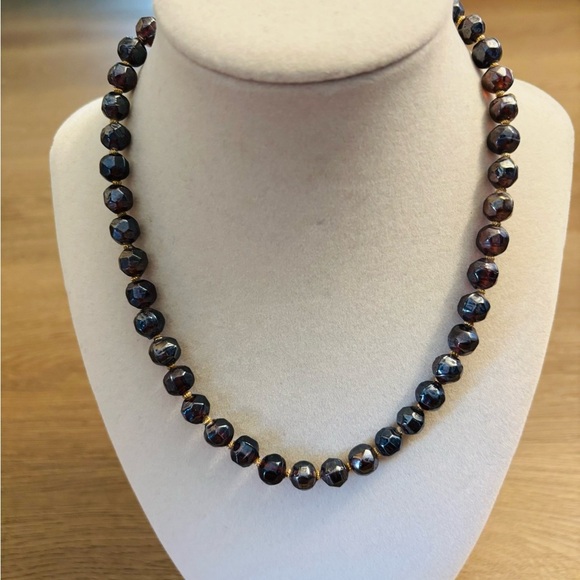 Elegant Black Glass Beaded Necklace - Picture 3 of 4